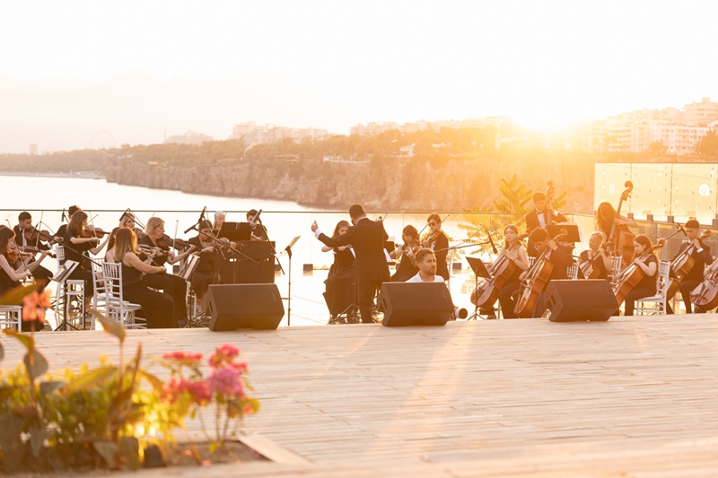 Moda, Tarih Ve Sanat�n Büyülü Bulu�mas� 